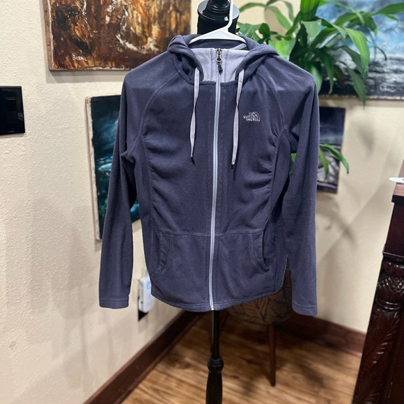 The North Face zip up size small in GUC - Picture 1 of 6